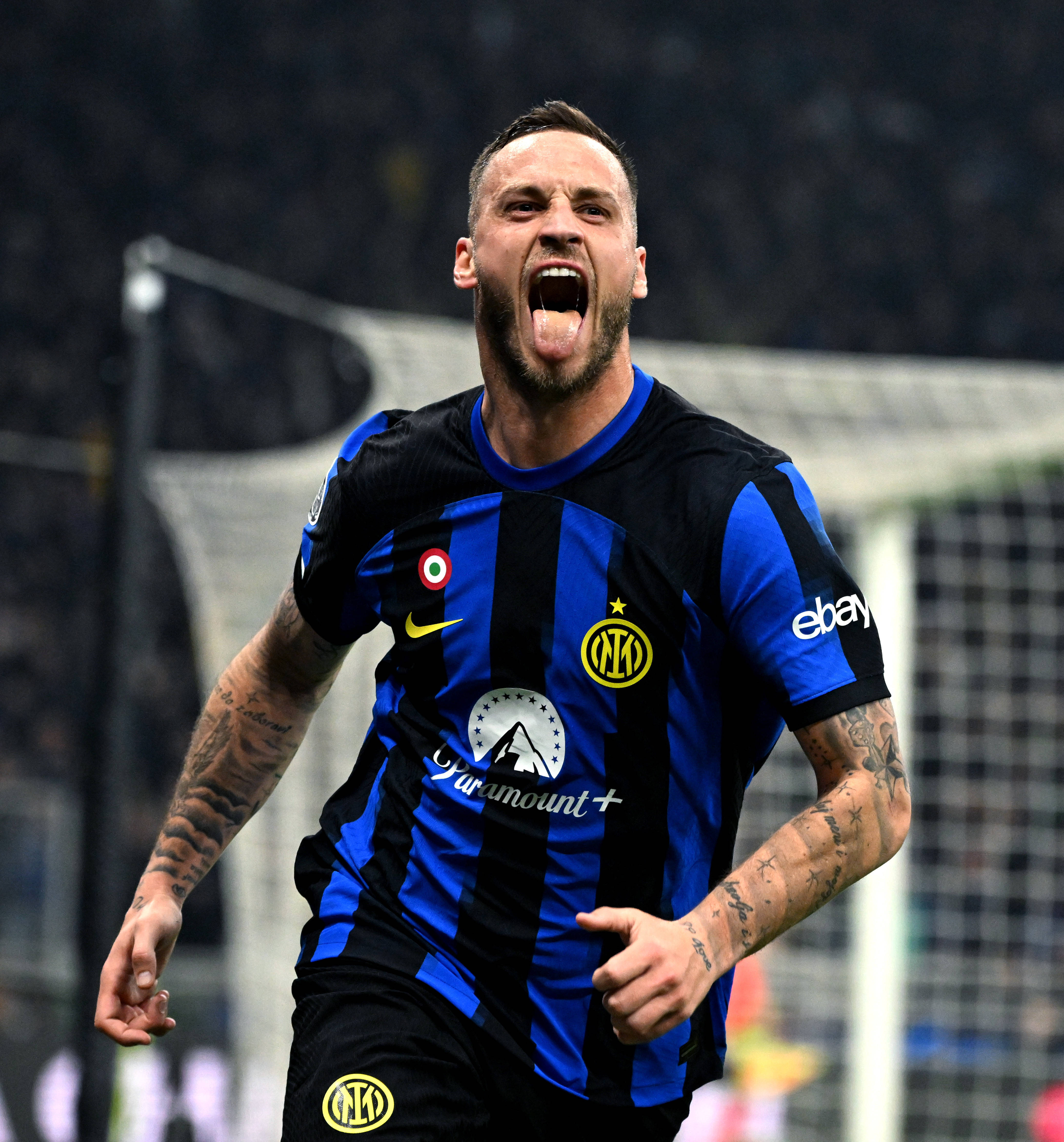 媒体人：河南球迷个人项目《制造越位》本周日将在郑州开展（媒体人称：河南球迷个人项目《制造越位》将于本周日在郑州启动）