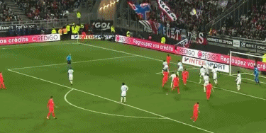 欧冠赛场精彩瞬间：巴萨2-1战胜尤文图斯,