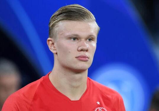 记者：斯图加特有意前锋卡利穆恩多，森林对高报价持开放态度（记者：斯图加特相中卡利穆恩多，森林对高价放人持开放态度）