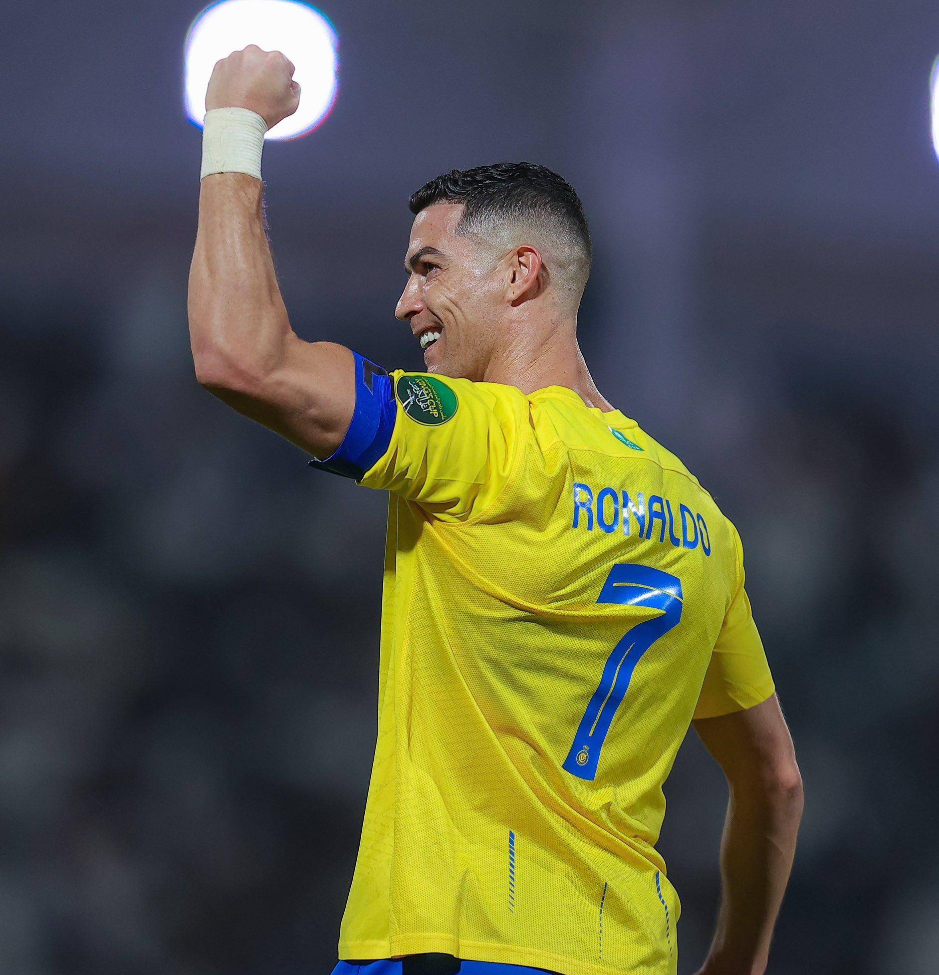 足球报：亚泰这几年都是寅吃卯粮，意向球员听说后婉拒邀请（足球报：亚泰连年寅吃卯粮，意向球员闻讯婉拒加盟）