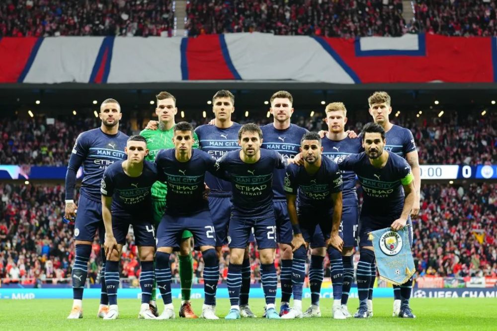 巴媒：奥斯卡近期饱受伤病困扰，他正考虑与圣保罗解约并退役（巴西媒体：奥斯卡近来伤病缠身，正考虑与圣保罗解约并选择退役）