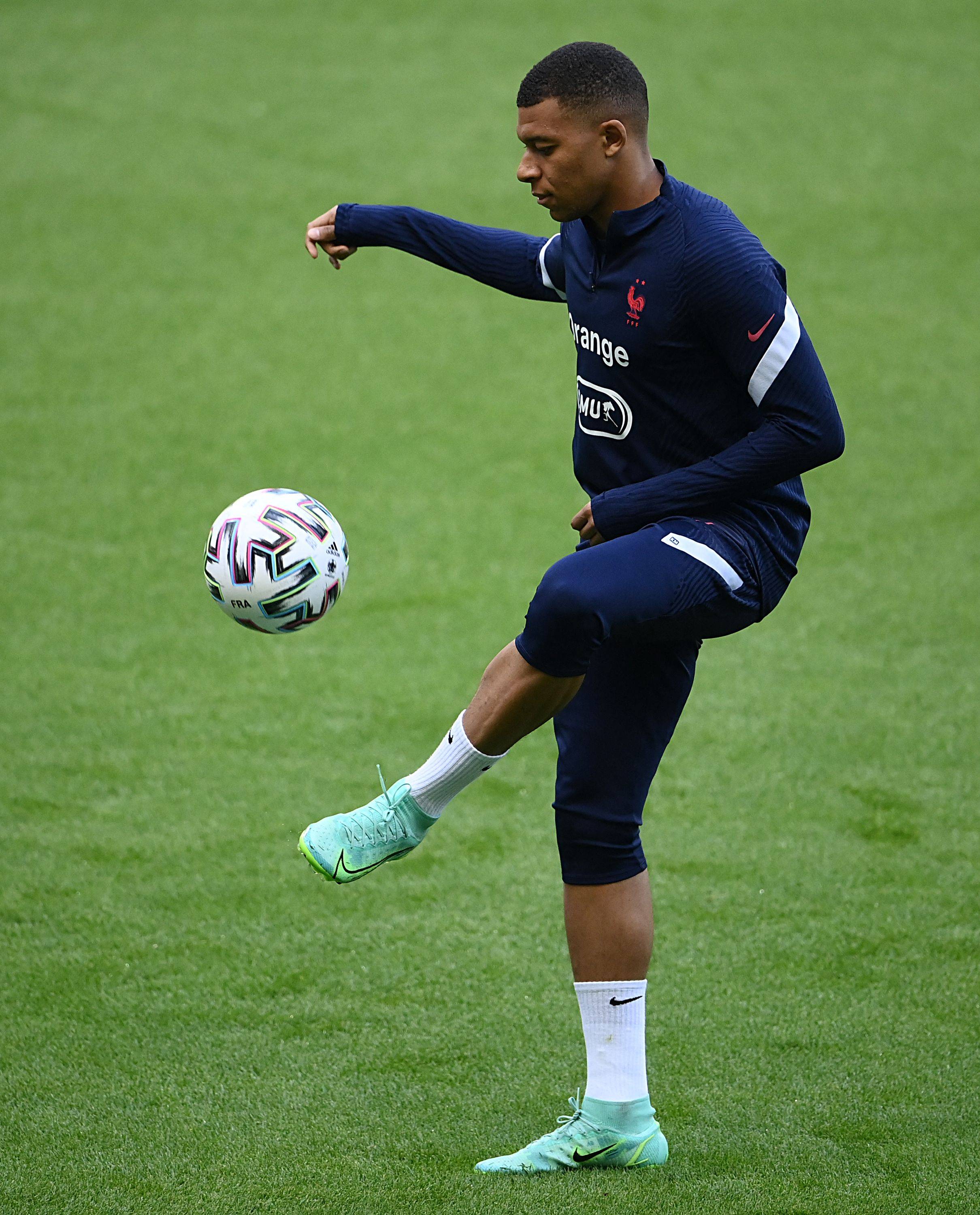 罗马诺&莫雷托：米兰接近签下20岁哥伦比亚后卫阿里萨拉（罗马诺与莫雷托：AC米兰即将完成20岁哥伦比亚后卫阿里萨拉的签约）