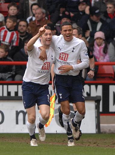 西甲：皇马客场1-1战平比利亚雷亚尔（西甲：皇马客场与比利亚雷亚尔1-1握手言和）