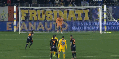 英媒评英超赛季30人：哈兰德居首赖斯第2，曼联仅B费上榜（英媒评选英超赛季30强：哈兰德第一、赖斯第二，曼联唯有B费入围）