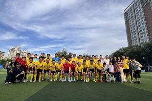 塞斯·库里谈首秀：刚上场时有点紧张，队友非常懂我的打法（塞斯·库里谈首秀：初登场略显紧张，队友很了解我的打法）