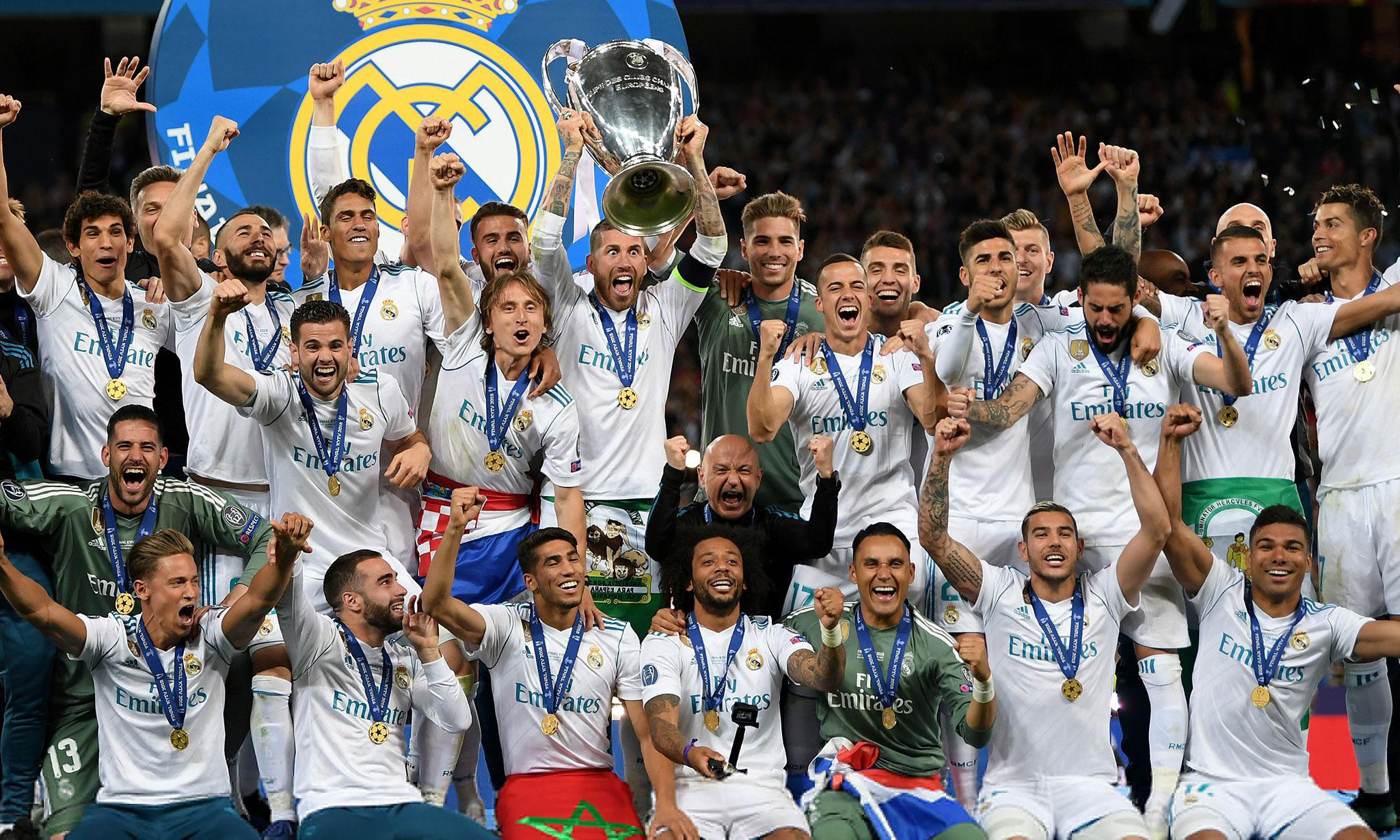 跟队：邓弗里斯很可能缺席米兰德比，奥古斯托做好顶替准备（队记：邓弗里斯恐缺席米兰德比，奥古斯托已准备顶替首发）