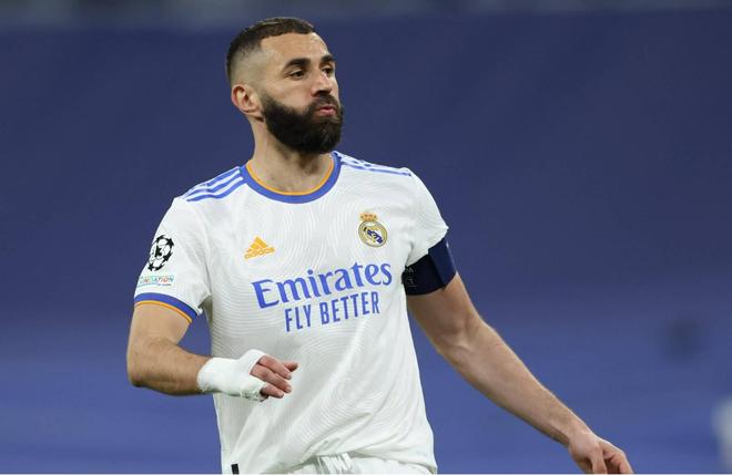 尤文官方发布皮耶罗款特制球衣，盛赞斑马王子是永远的传奇（尤文官宣推出皮耶罗纪念球衣，致敬斑马王子不朽传奇）