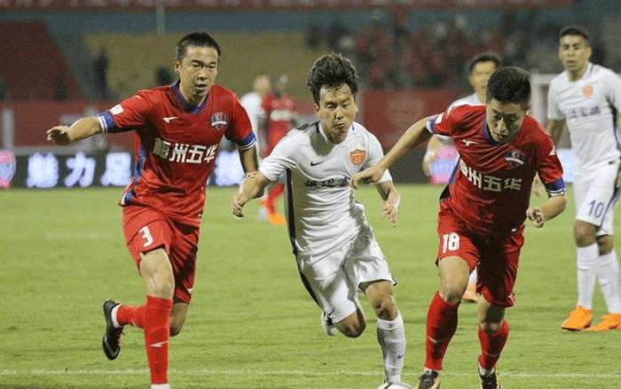 齐达内之子非洲杯首秀获好评，队友：他没为自己的姓氏烦恼（齐达内之子非洲杯处子战获赞，队友称其不为姓氏所累）